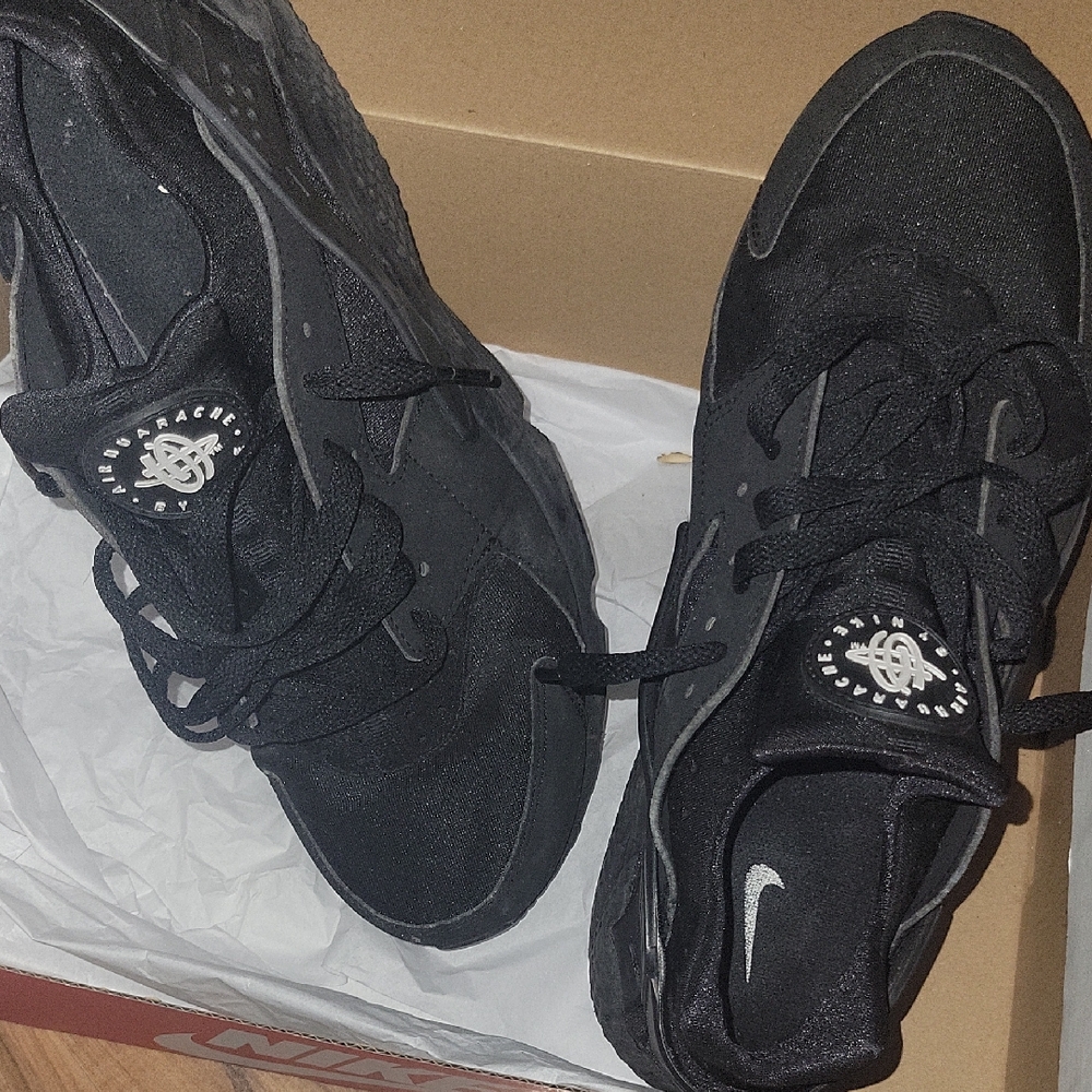 Nike Black Sneakers( Air Huarache) for Everyday Style
